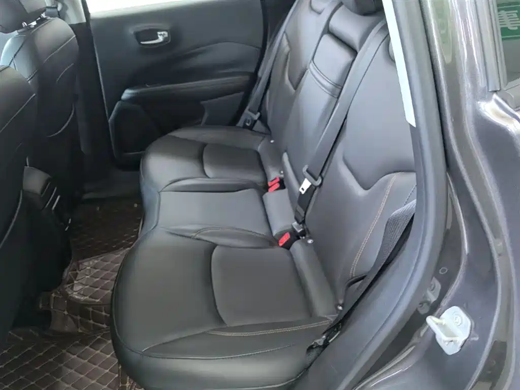 Jeep Compass 2019 — фото 17
