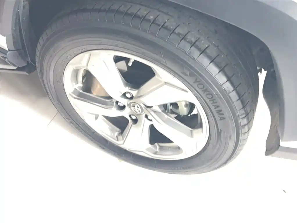 Toyota RAV4 2020 — фото 14