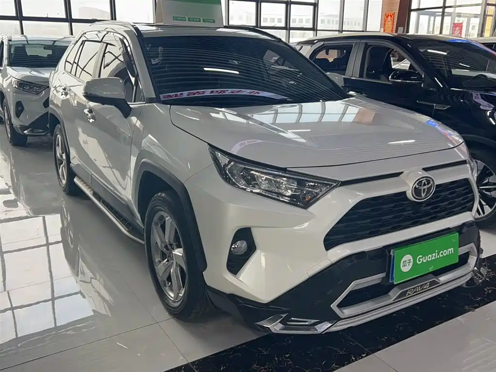Toyota RAV4 2020 — фото 7