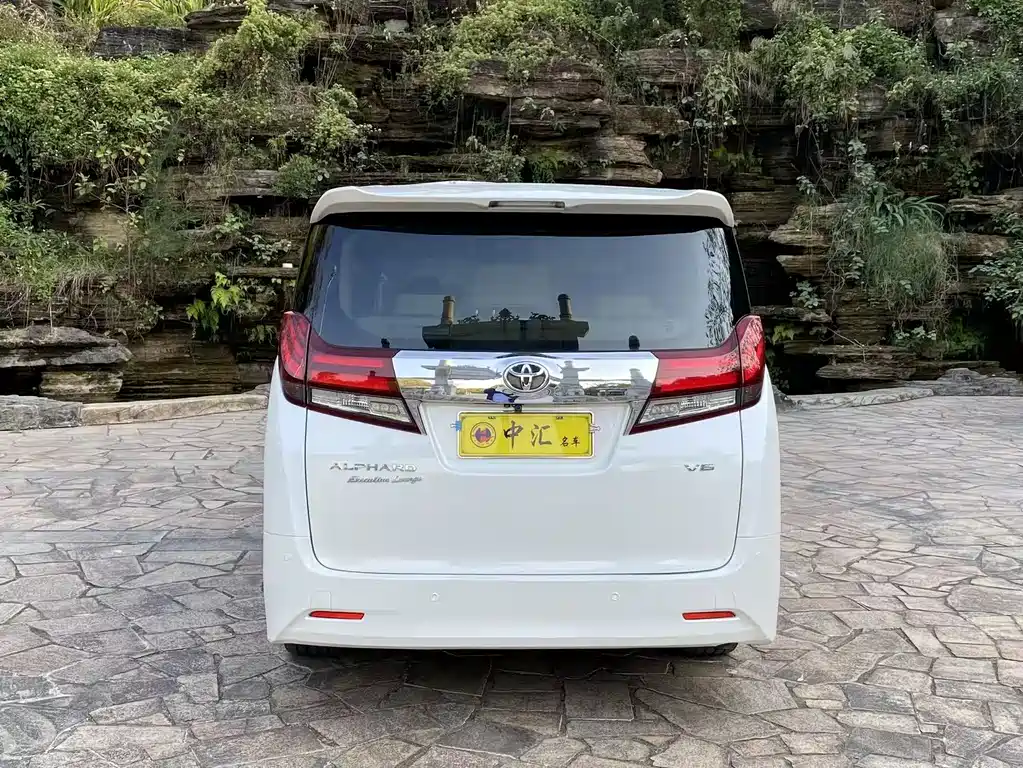 Toyota Alphard 2015 — фото 10