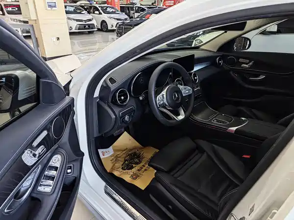 Mercedes-Benz C-Class 2020