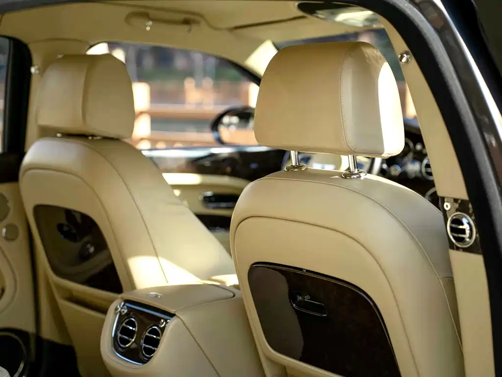 Bentley Mulsanne 2011 — фото 10