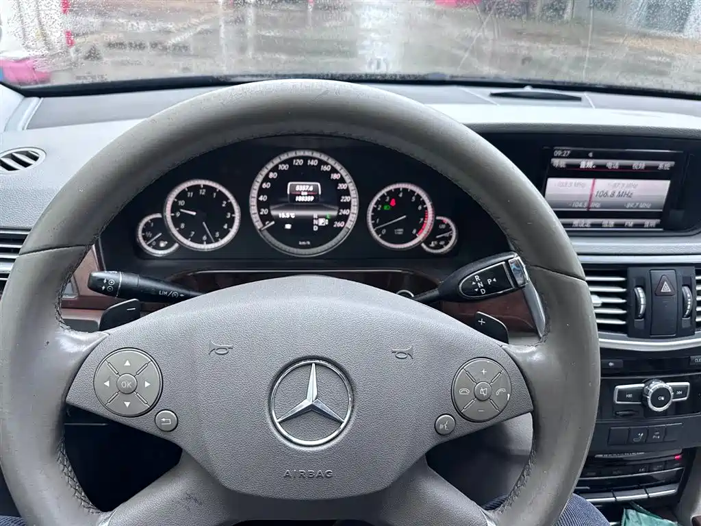 Mercedes-Benz E-Class 2013 — фото 6