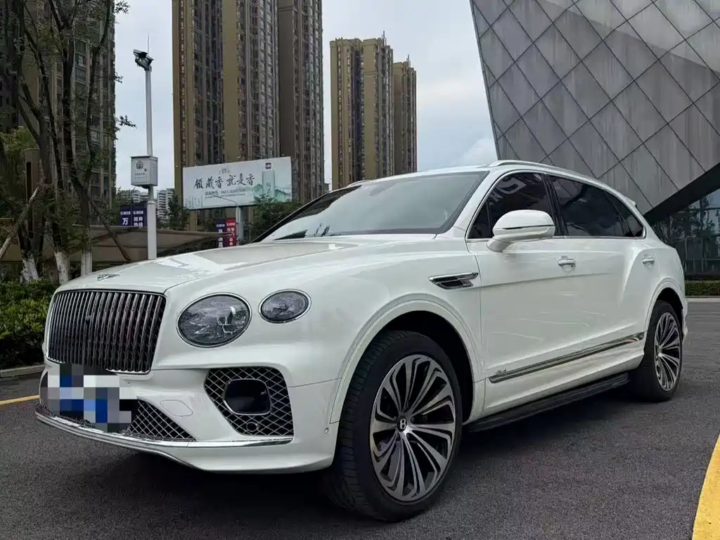 Bentley Bentayga 2023 — фото 1