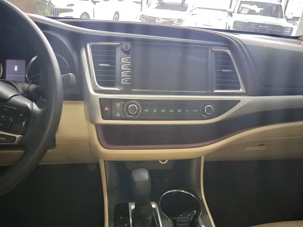 Toyota Highlander 2017 — фото 13