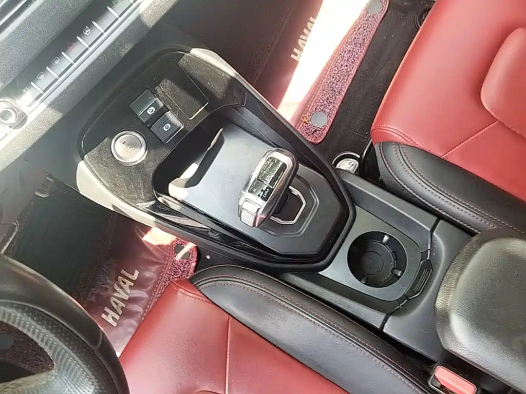 Haval H2s 2018 — фото 14