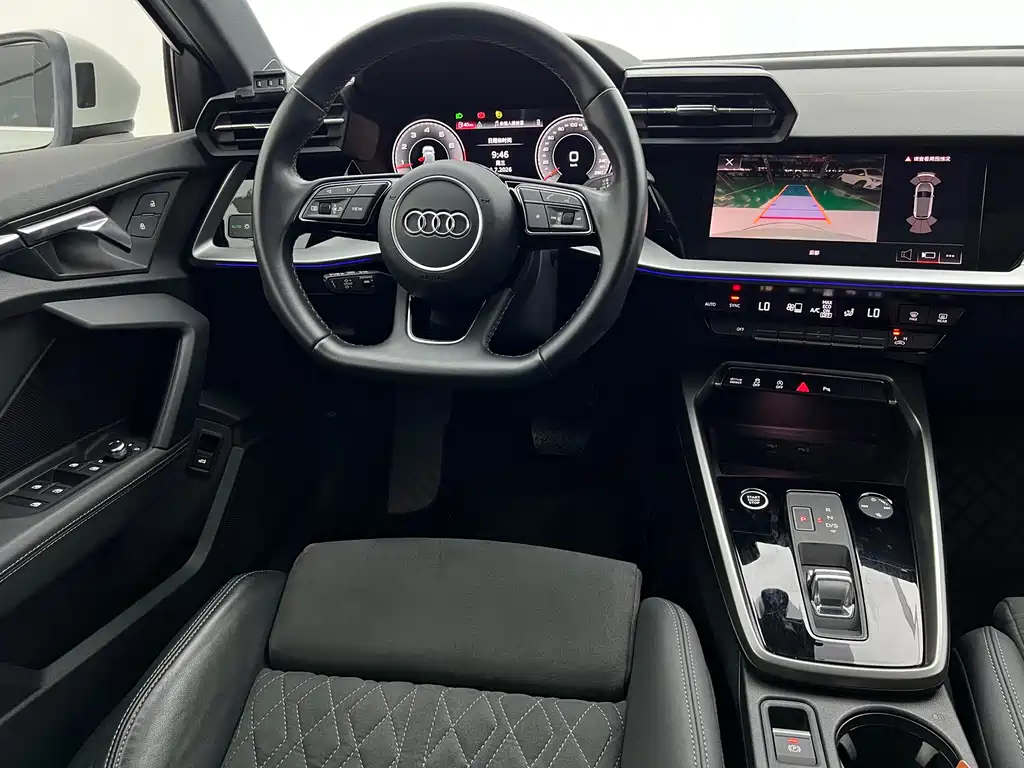 Audi A3 2023 — фото 11