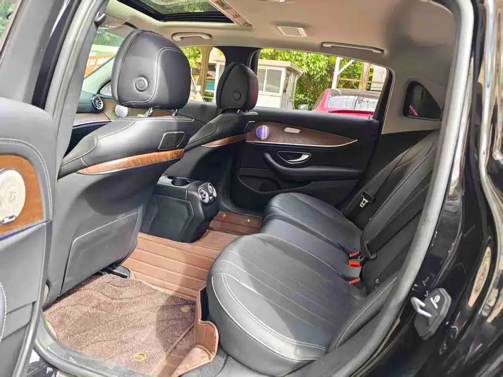 Mercedes-Benz E-Class 2017 — фото 12