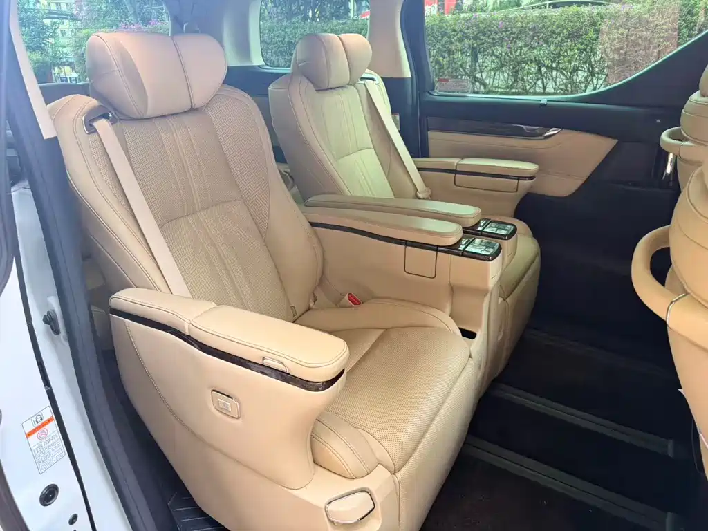 Toyota Alphard 2020 — фото 5
