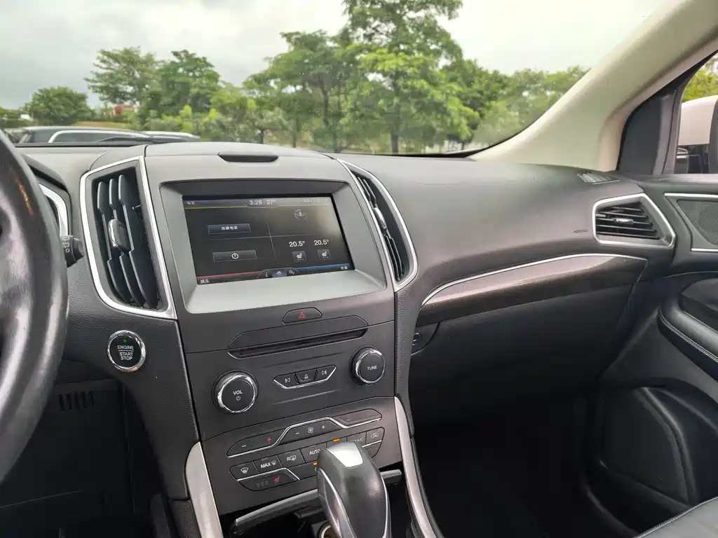 Ford Edge 2016 — фото 11