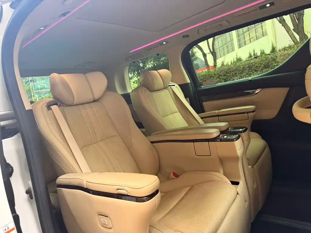 Toyota Alphard 2020 — фото 4