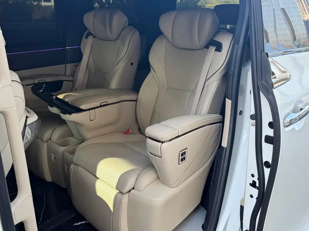 Toyota Alphard 2024 — фото 8