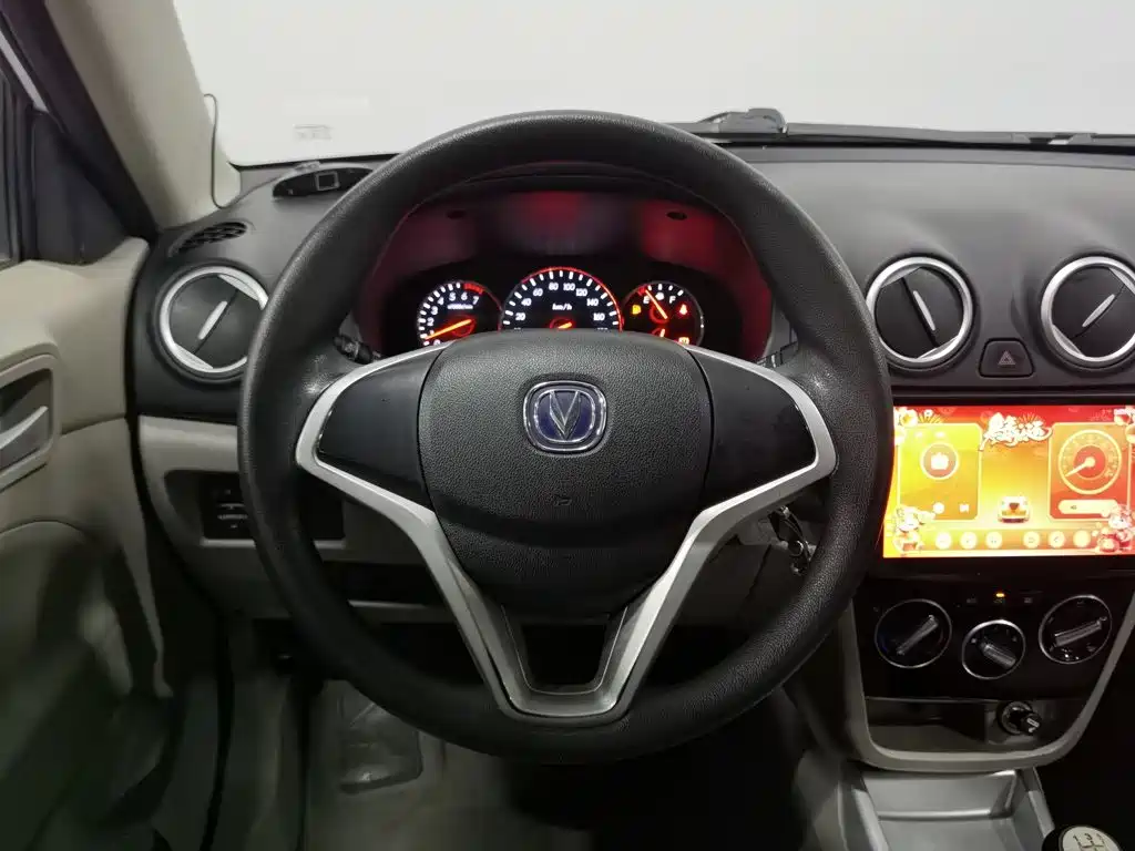 Changan Yuexiang V3 2017 — фото 11