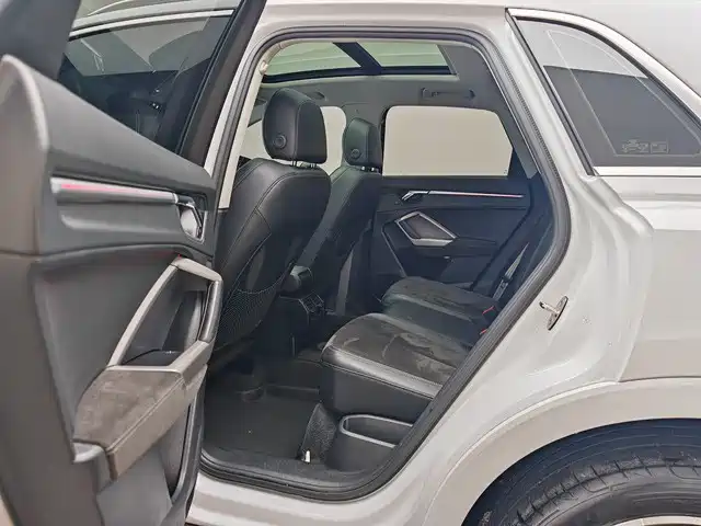 Audi Q3 2020 — фото 14
