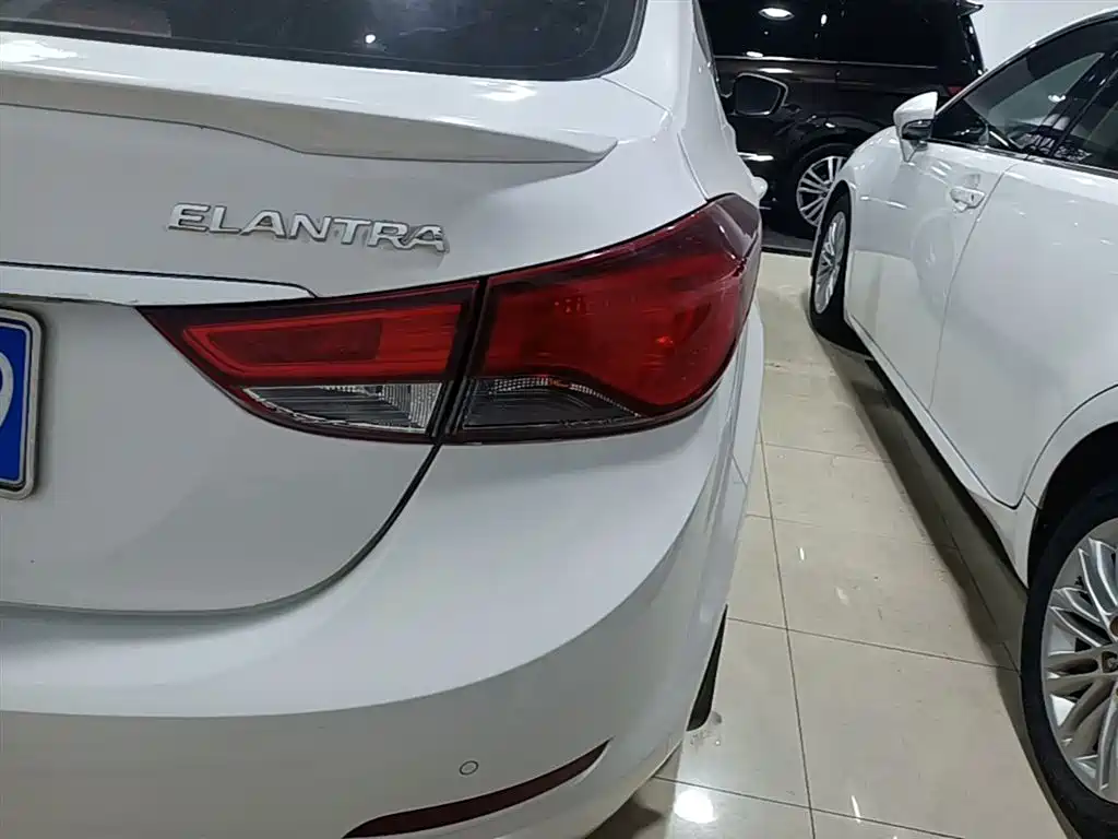 Hyundai Elantra Langdong 2018 — фото 8