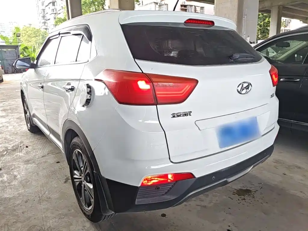 Hyundai ix25 2015 — фото 5