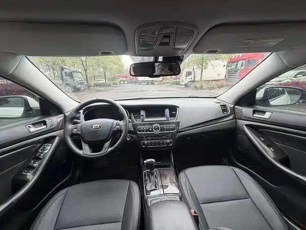Kia Cadenza 2013
