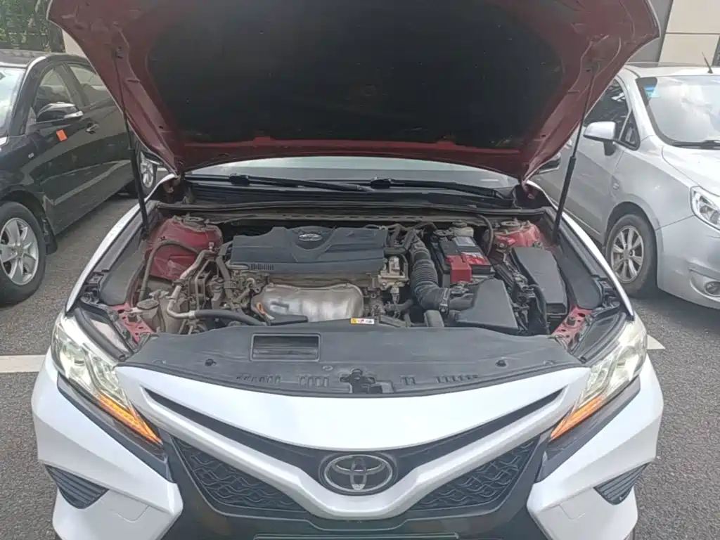 Toyota Camry 2018 — фото 20