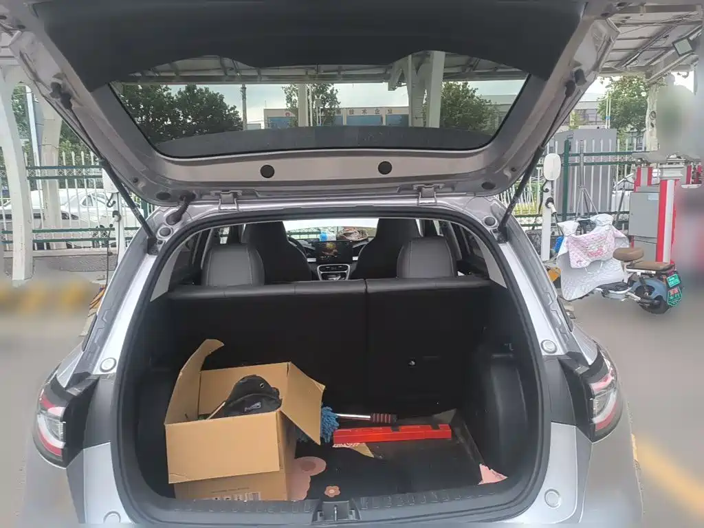 Geely Galaxy Starwish 2025 — фото 15