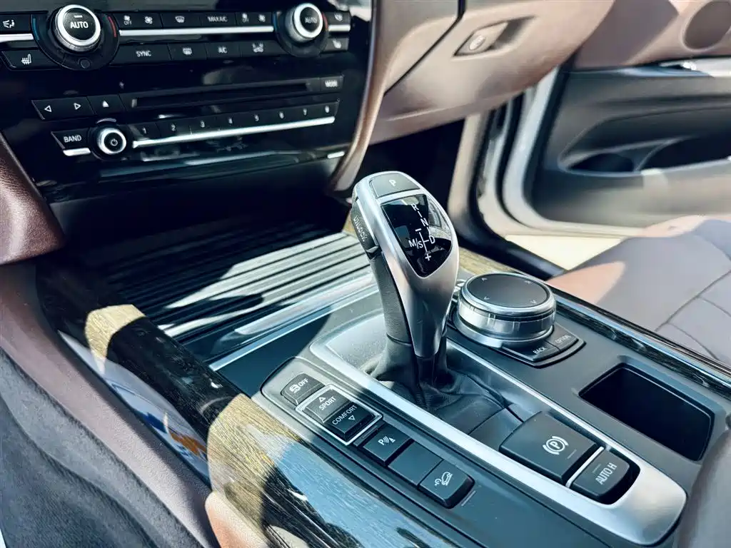 BMW X5 2017 — фото 11