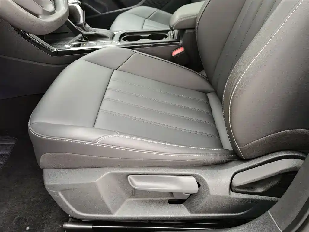 Volkswagen Passat 2023 — фото 20
