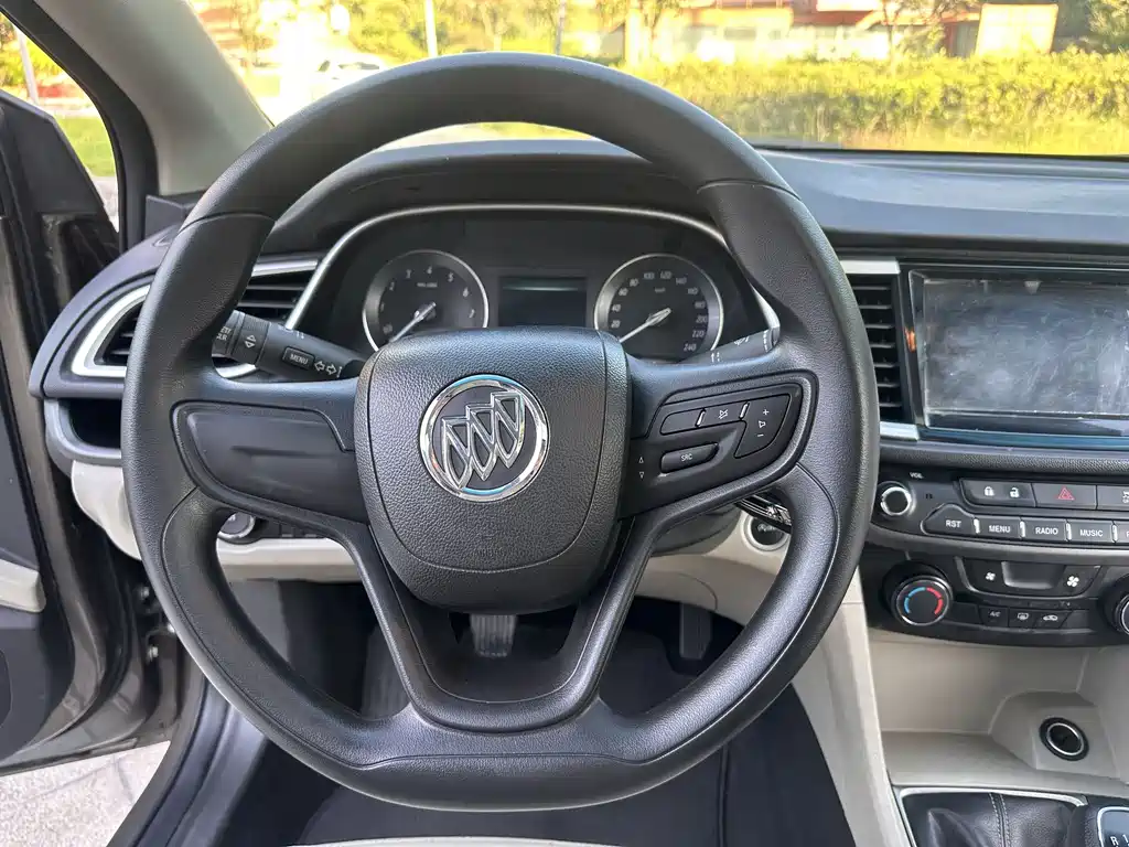 Buick Excelle 2017 — фото 15