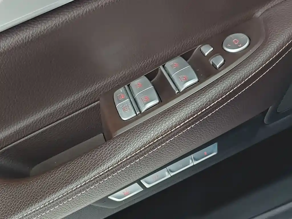 BMW 7 Series 2018 — фото 15
