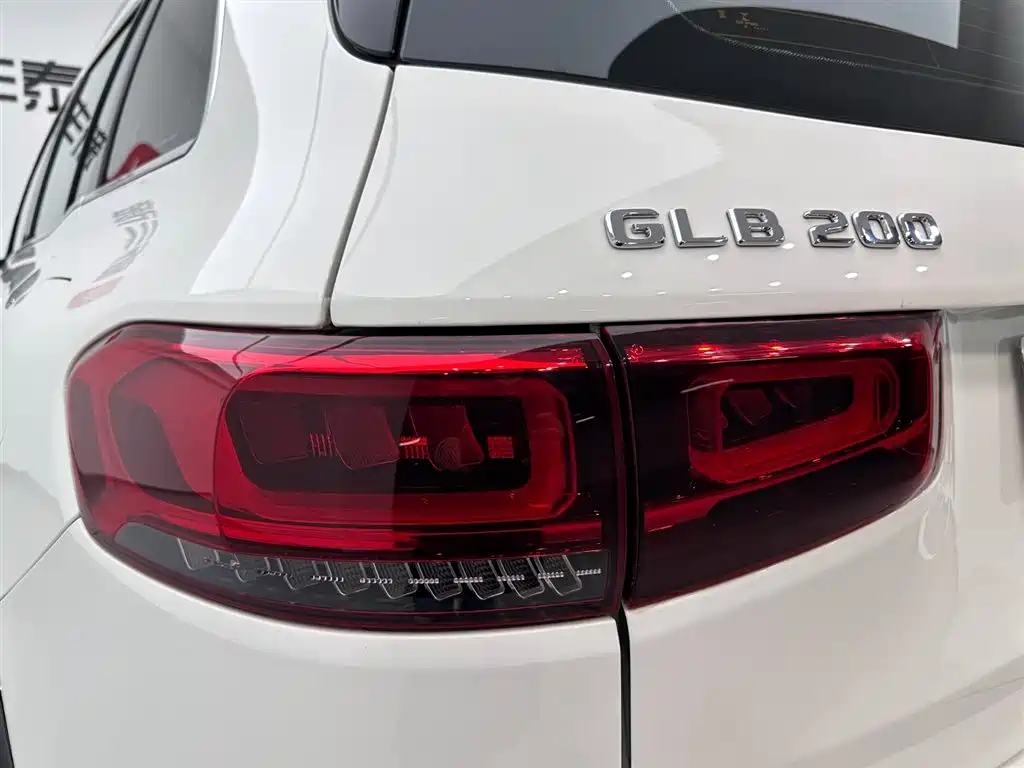 Mercedes-Benz GLB 2023 — фото 27
