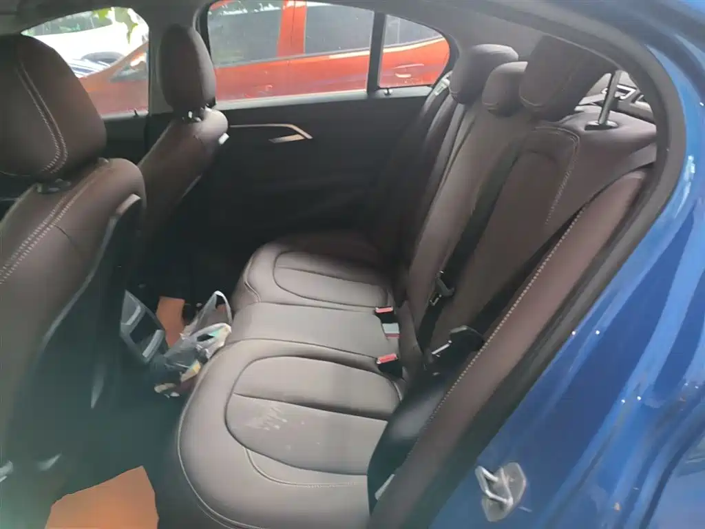 BMW 1 Series 2017 — фото 17