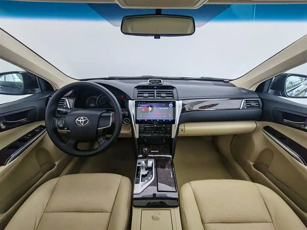 Toyota Camry 2015