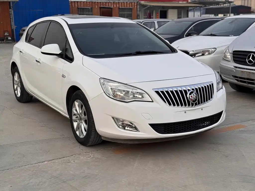 Buick Excelle 2013 — фото 3