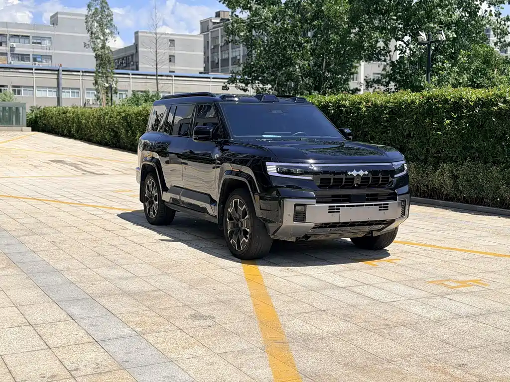 Fang Cheng Bao Leopard 8 2025