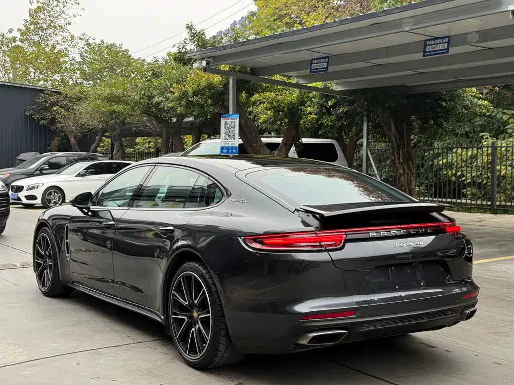 Porsche Panamera 2019