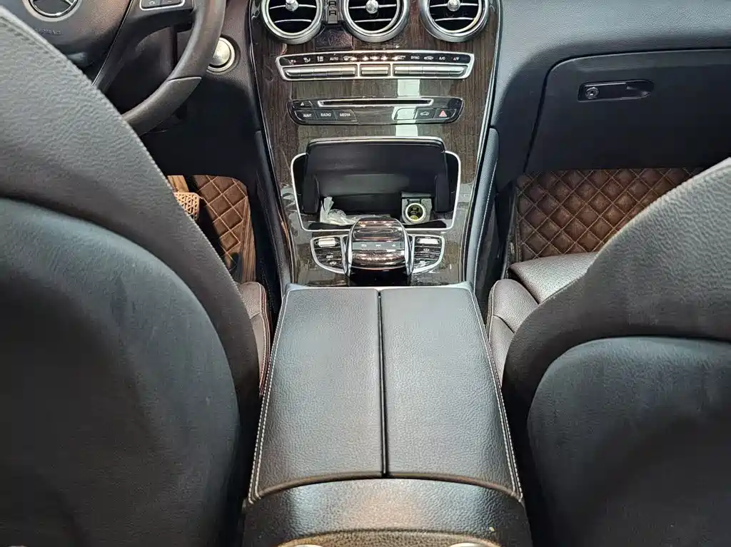 Mercedes-Benz GLC 2019 — фото 16