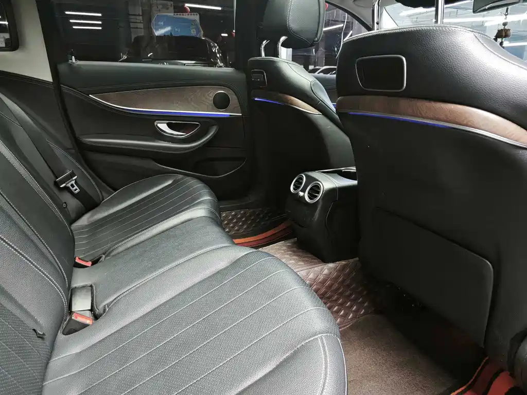 Mercedes-Benz E-Class 2020 — фото 10