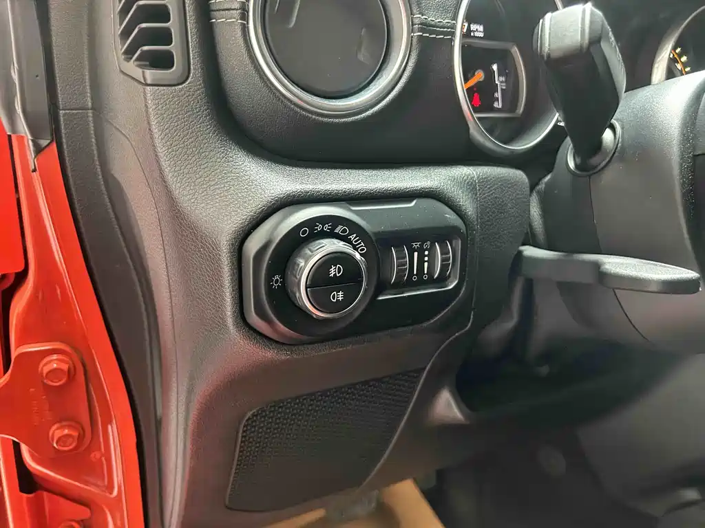 Jeep Wrangler 2019 — фото 13