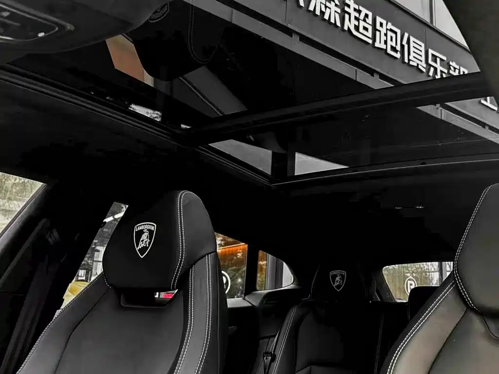 Lamborghini Urus 2020 — фото 15