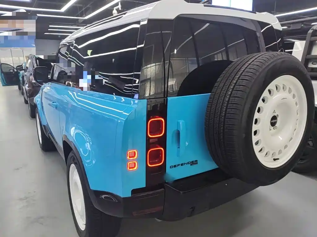 Land Rover Defender 2021