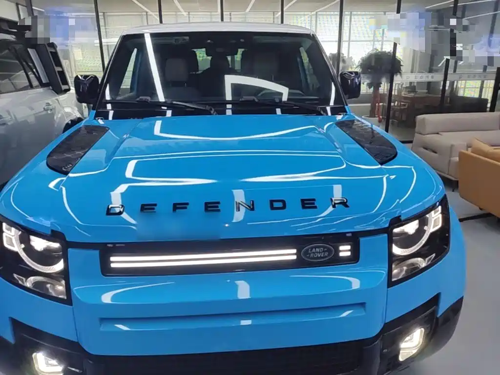 Land Rover Defender 2021