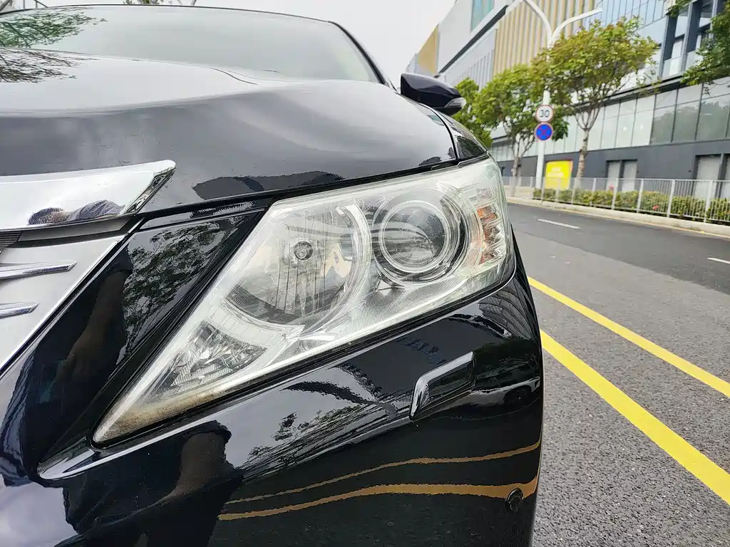 Toyota Camry 2012 — фото 16