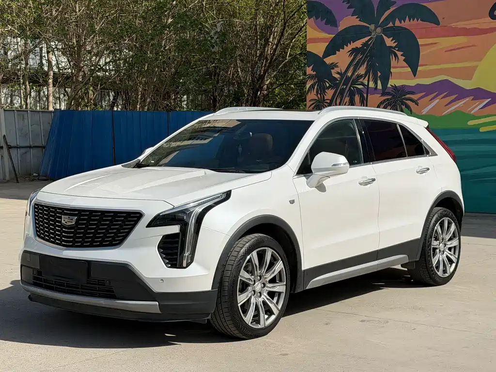 Cadillac XT4 2019 — фото 1