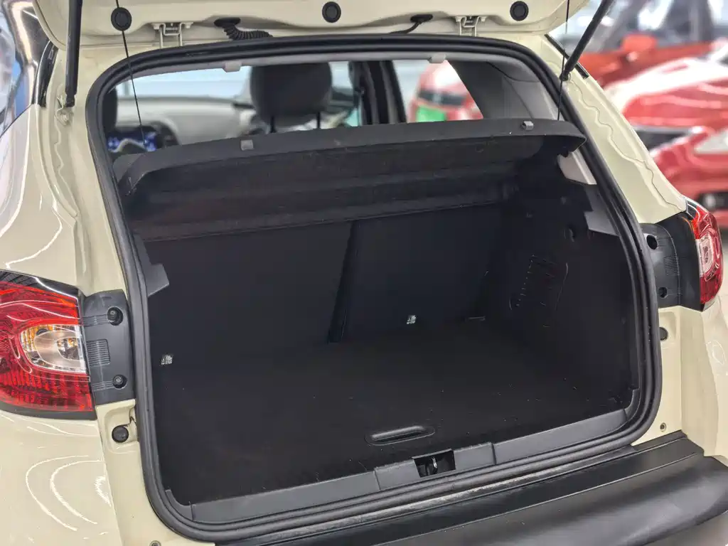 Renault Captur 2015 — фото 10