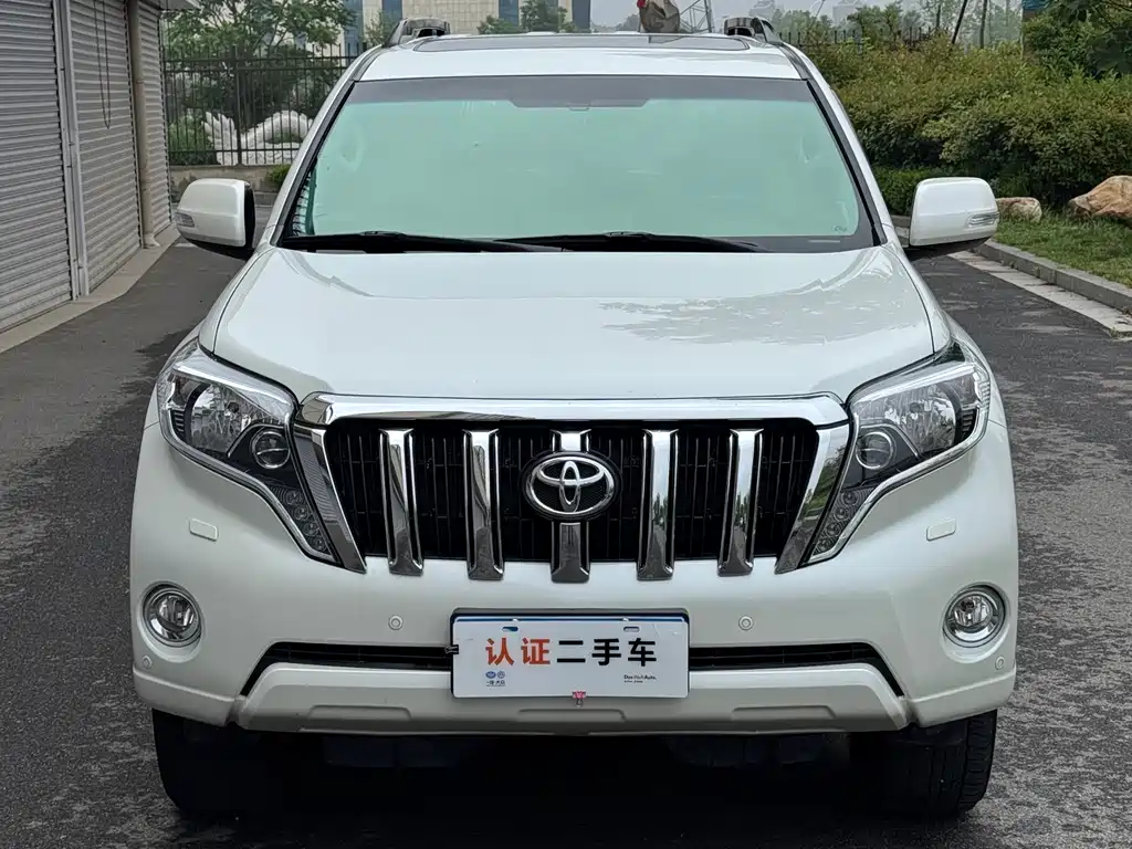 Toyota Prado 2017 — фото 2