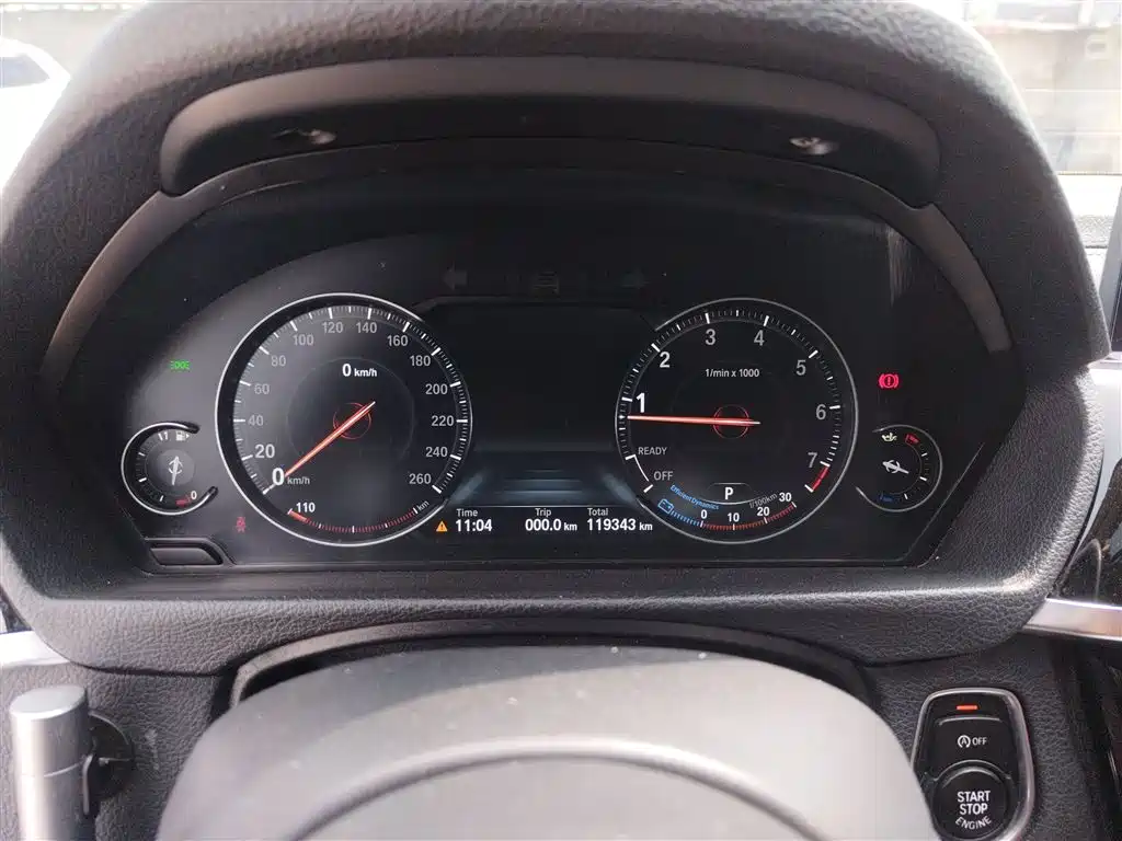 BMW 3 Series 2018 — фото 12