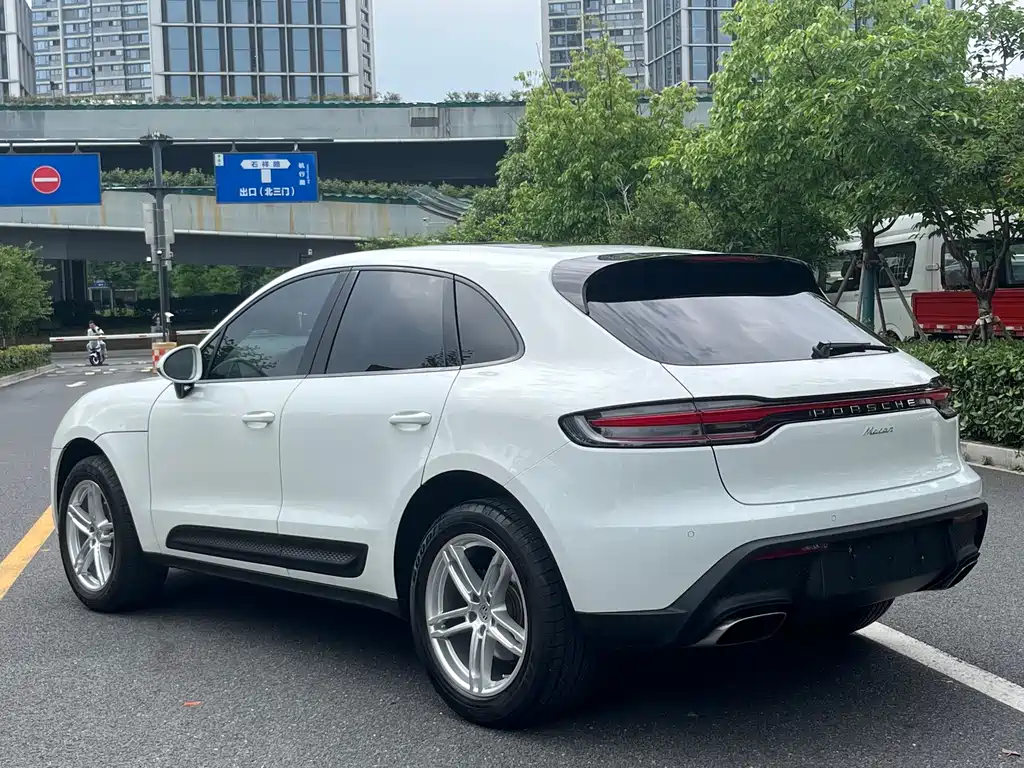 Porsche Macan 2024 — фото 15