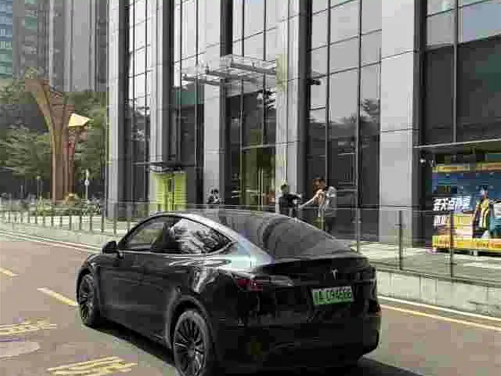 Tesla Model Y 2022 — фото 4