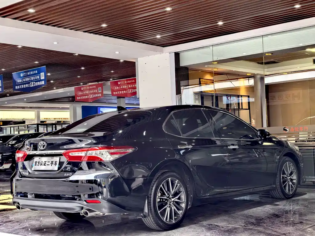 Toyota Camry 2021 — фото 17