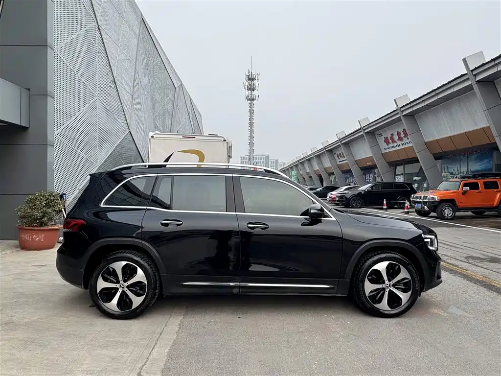 Mercedes-Benz GLB 2023 — фото 16