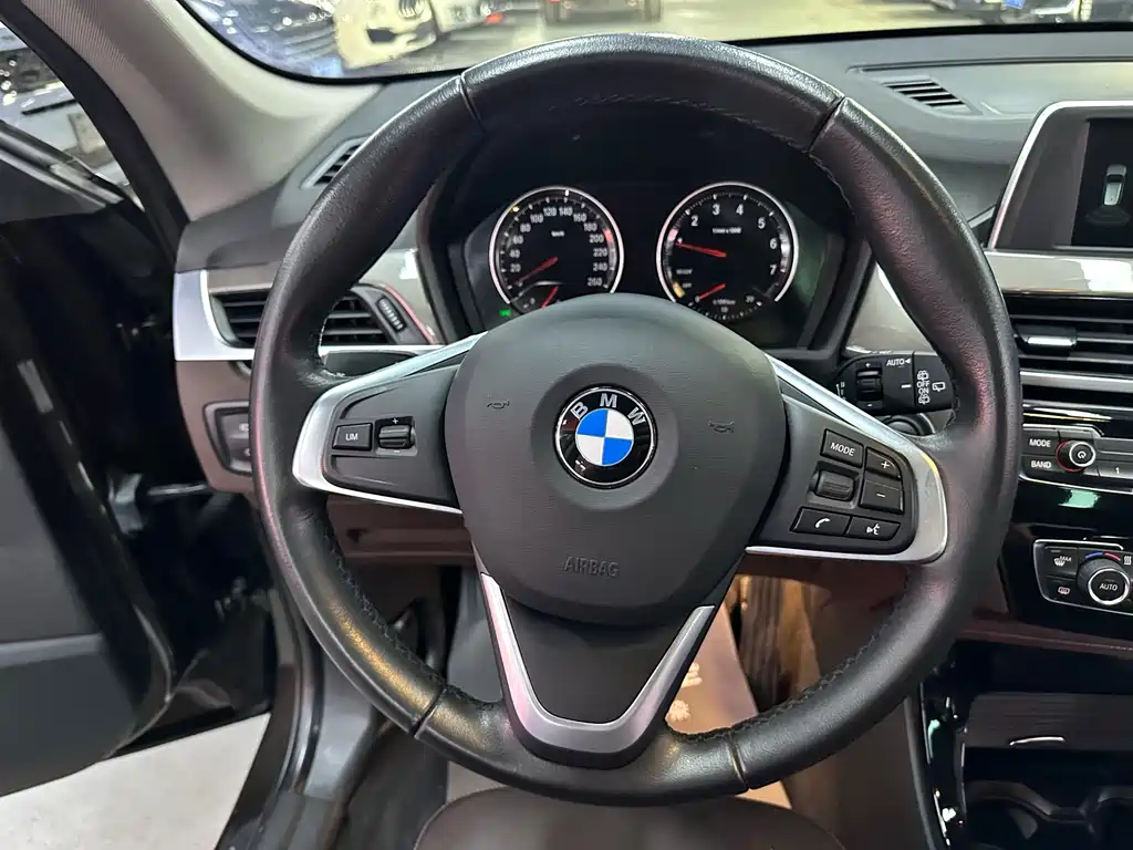 BMW X1 2018 — фото 13
