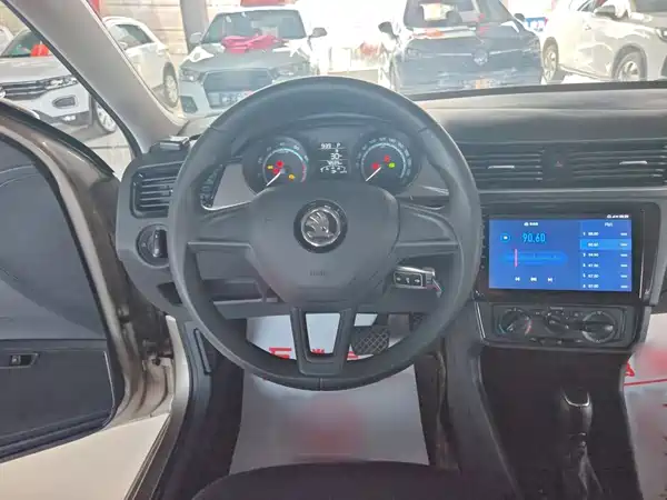 Skoda Rapid 2021